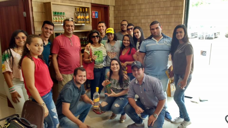 Alunos visitam engenhos de produtores de cachaça em Areias